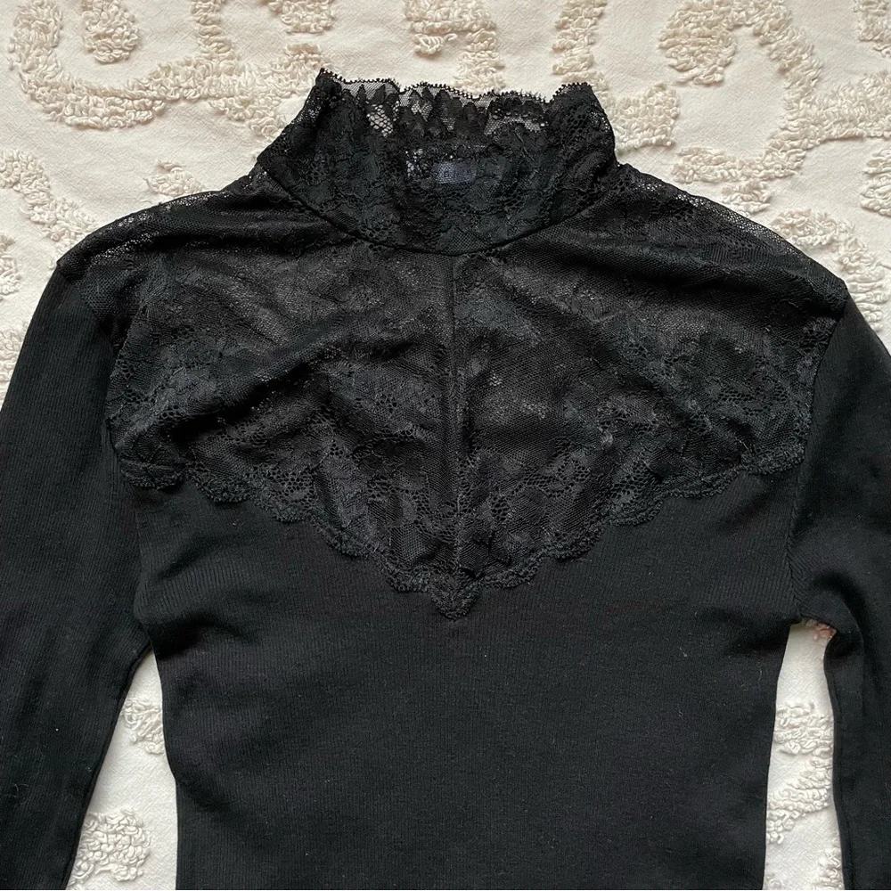 All Black Lace Dressy top x small from Rosemunde - Picture 8 of 8
